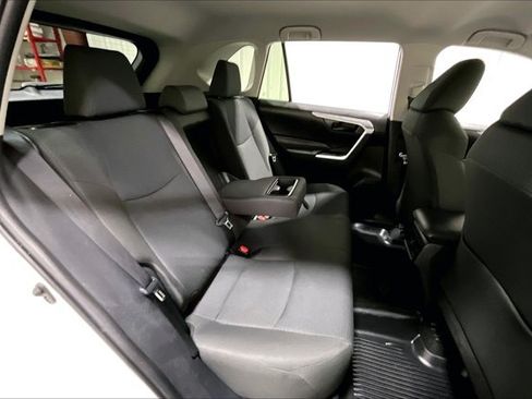 Certified 2025 Toyota RAV4 LE AWD/4WD image 28