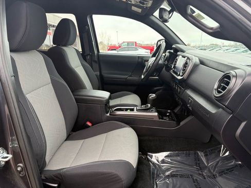 Certified 2021 Toyota Tacoma TRD Off-Road image 15