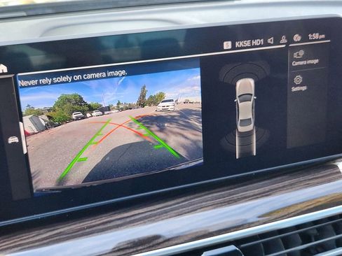 Used 2022 BMW 530e xDrive w/ M Sport Package image 27