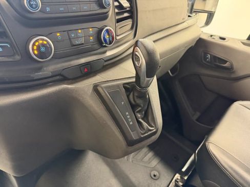 Used 2022 Ford Transit 350 DRW RWD image 18