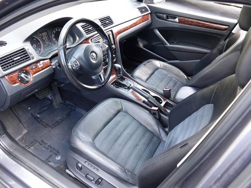 Used 2013 Volkswagen Passat TDI SEL Premium image 6