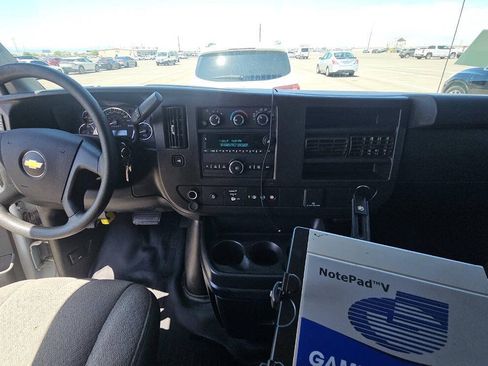 Used 2021 Chevrolet Express 2500 RWD image 16