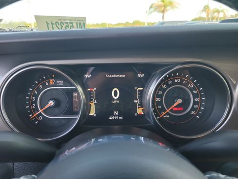Used 2021 Jeep Gladiator Overland AWD/4WD image 29