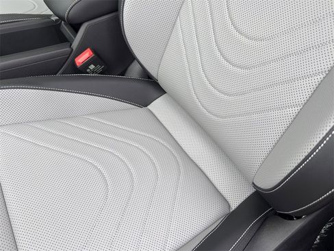 New 2026 Volkswagen Tiguan SE R-Line image 12