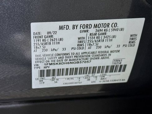 Used 2022 Ford Explorer XLT w/ Equipment Group 202A AWD/4WD image 36