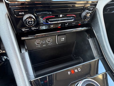 Certified 2023 Jeep Grand Cherokee Laredo AWD/4WD image 30