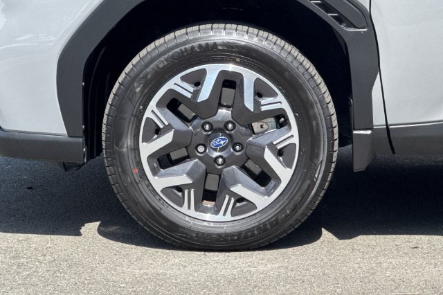 New 2026 Subaru Forester Premium AWD/4WD image 32