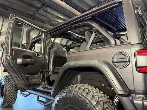 Used 2025 Jeep Wrangler Unlimited Rubicon 4xe w/ Convenience Group image 17