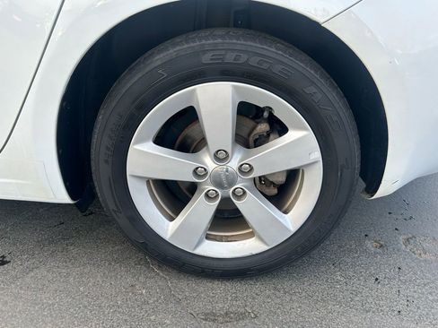 Used 2016 Dodge Dart SXT image 22