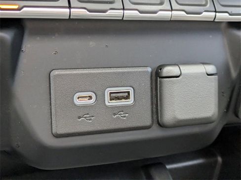 Used 2022 GMC Sierra 1500 Denali w/ Denali Premium Package image 24