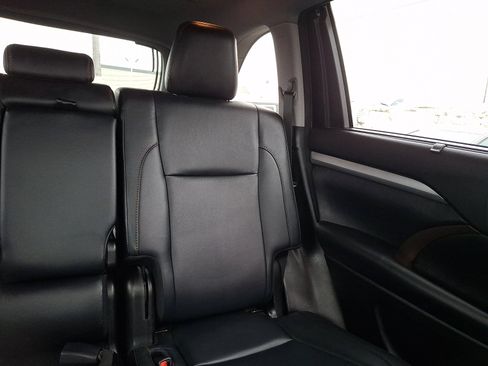Used 2018 Toyota Highlander XLE w/ Protection Package #3 image 16