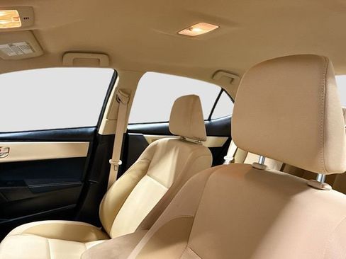 Used 2018 Toyota Corolla LE image 21