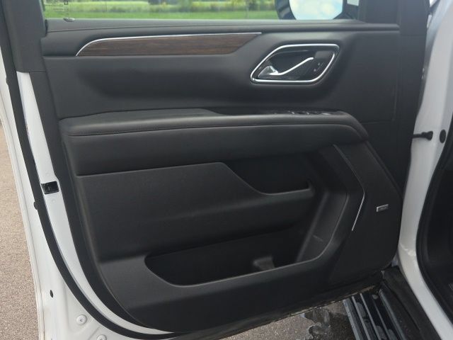 Used 2024 Chevrolet Suburban High Country AWD/4WD image 25