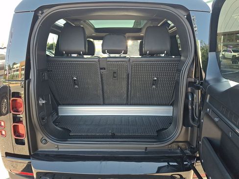 Used 2021 Land Rover Defender 90 X-Dynamic S AWD/4WD image 25