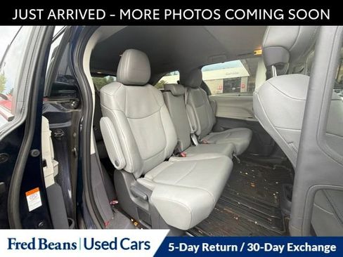 Used 2024 Toyota Sienna XLE w/ XLE Plus Package FWD image 15