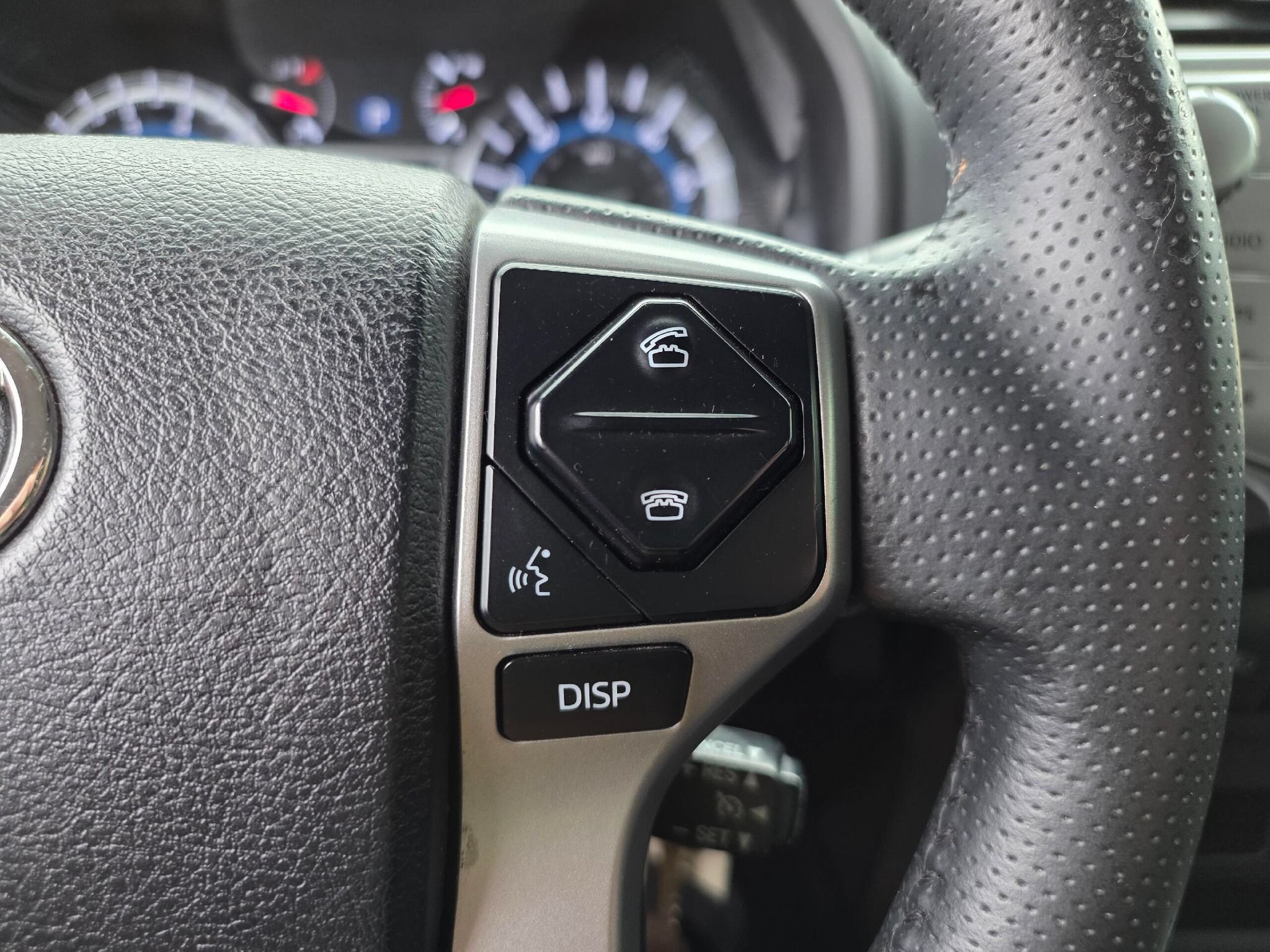 Used 2018 Toyota 4Runner SR5 AWD/4WD image 20