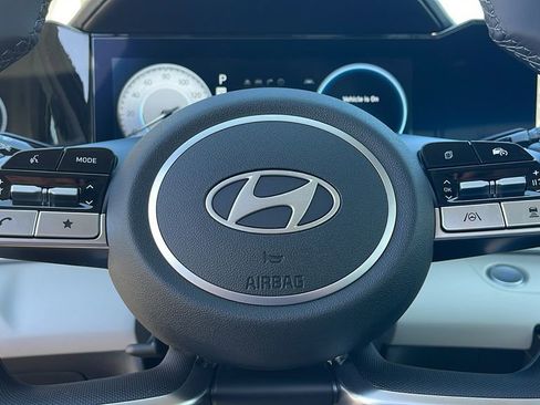 New 2025 Hyundai Elantra Limited image 23