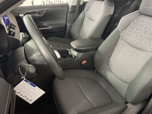 New 2025 Toyota RAV4 XLE image 18