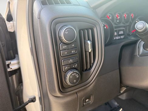 Used 2022 Chevrolet Silverado 1500 Custom image 17