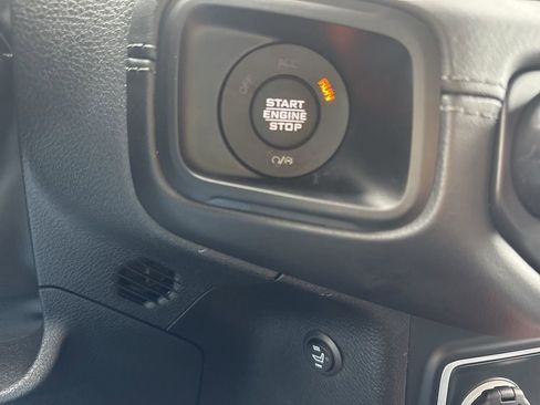Used 2025 Jeep Wrangler Unlimited Rubicon AWD/4WD image 27