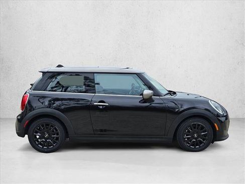 Used 2023 MINI Cooper 2-Door Hardtop image 4