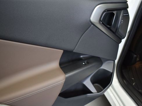 Used 2025 BMW X3 xDrive30i w/ M Sport Package image 15