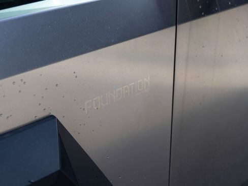 Used 2024 Tesla Cybertruck AWD Crew Cab image 3