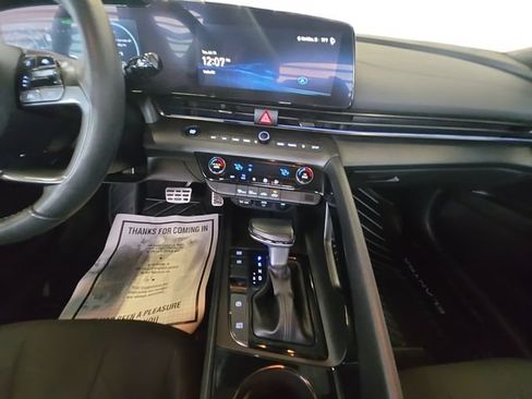 Used 2025 Hyundai Elantra SEL FWD image 11