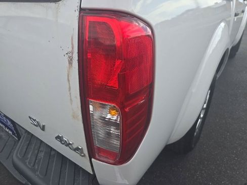Used 2018 Nissan Frontier SV AWD/4WD image 33