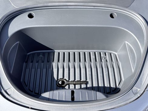 Used 2023 Tesla Model 3 Standard Range image 16