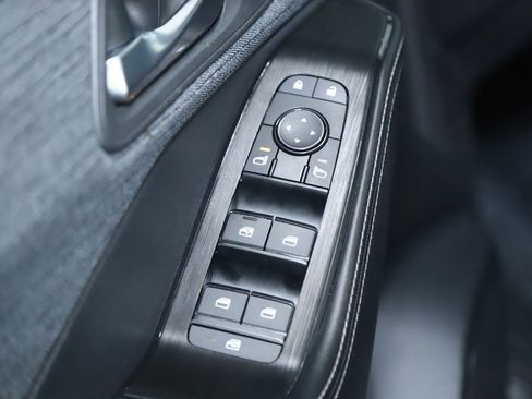 Used 2023 Nissan Rogue SV image 16