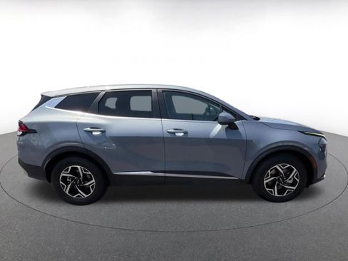 Used 2025 Kia Sportage LX FWD image 16