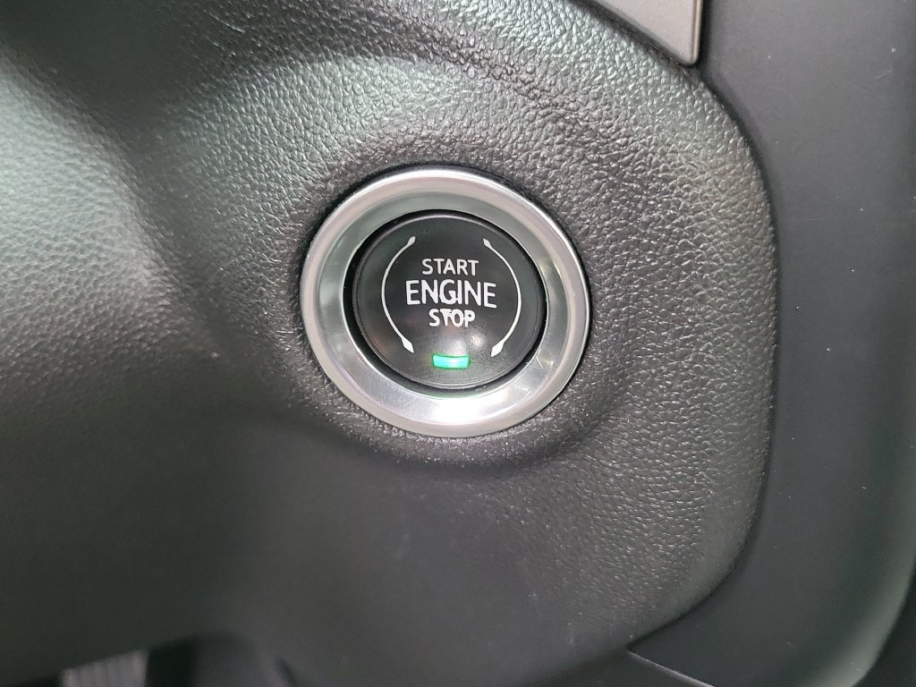 Used 2020 Chevrolet Silverado 1500 RST AWD/4WD image 13