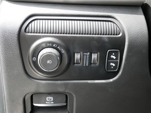 Used 2024 Jeep Wagoneer Series II w/ Convenience Group I image 8