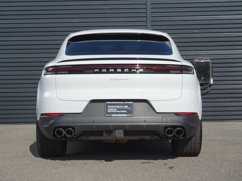 Certified 2025 Porsche Cayenne Coupe AWD/4WD image 7