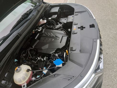 Used 2022 Kia Carnival EX FWD image 47