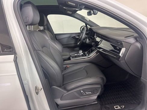 Used 2025 Audi Q7 3.0T Prestige AWD/4WD image 4