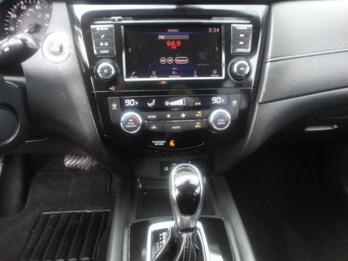 Used 2020 Nissan Rogue SV AWD/4WD image 8