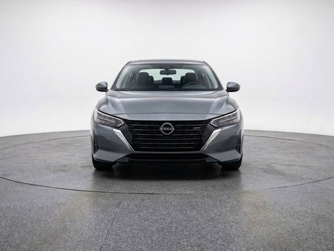 Used 2025 Nissan Sentra SV FWD image 2