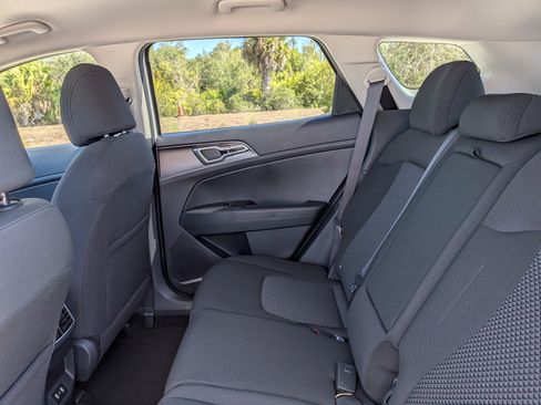 New 2026 Kia Sportage LX FWD image 15