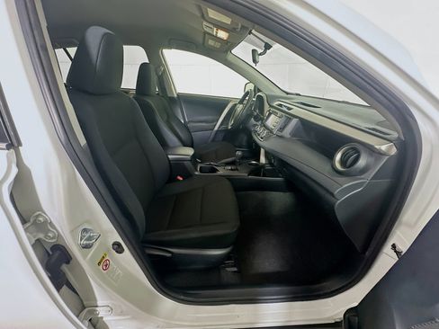 Used 2015 Toyota RAV4 LE image 29