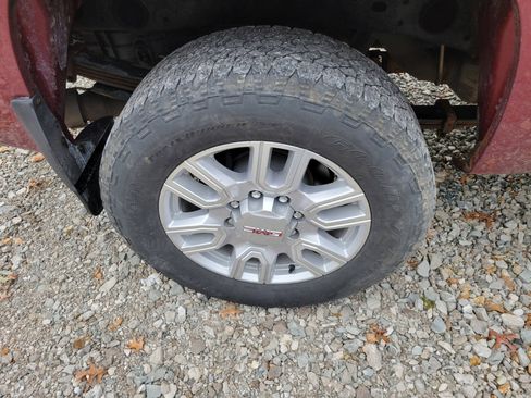 Used 2014 GMC Sierra 2500 SLE w/ Snow Plow Prep Package image 10