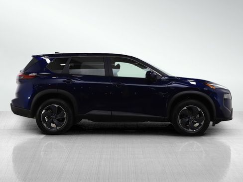 Used 2025 Nissan Rogue SV image 7