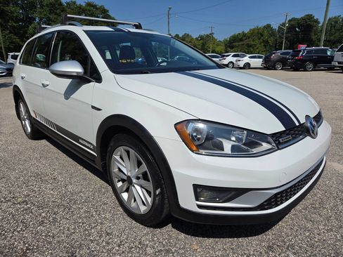 Used 2017 Volkswagen Golf Alltrack SEL AWD/4WD image 3