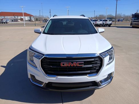 Used 2024 GMC Terrain SLE w/ Driver Convenience Package image 12