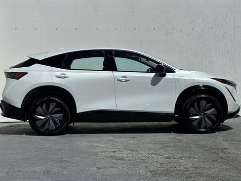 Used 2024 Nissan Ariya AWD image 2