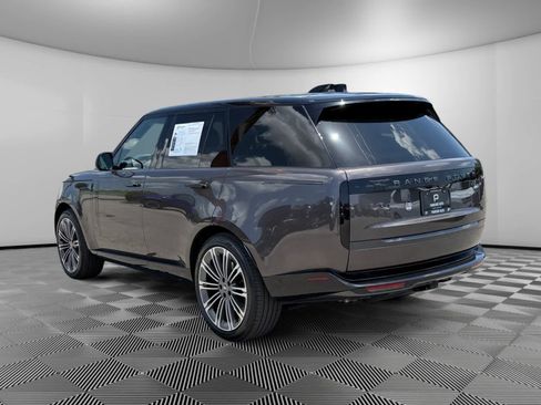 Used 2025 Land Rover Range Rover SE AWD/4WD image 3