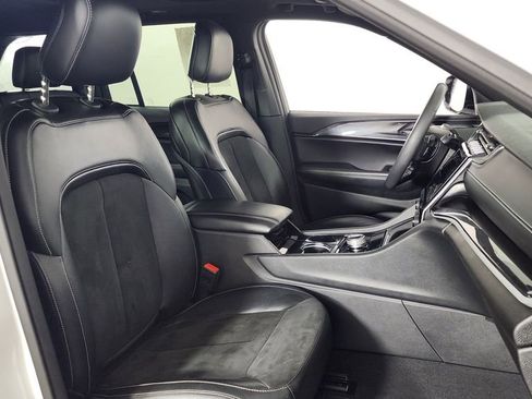 Used 2023 Jeep Grand Cherokee Altitude image 35