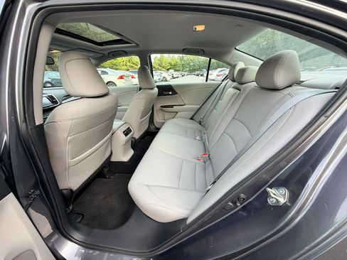 Used 2017 Honda Accord EX-L image 11