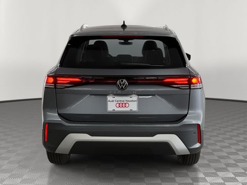 Used 2025 Volkswagen Tiguan S FWD image 10
